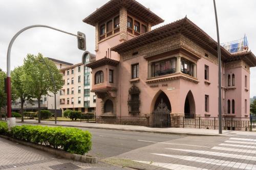 Apartamento con garaje en el centro de Zumaia — 4-Star Luxury Hotel in Zumaia, Spain