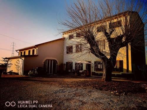 Ca' Blanca — 4-Star Luxury Hotel in Castelnuovo Del Garda, Italy