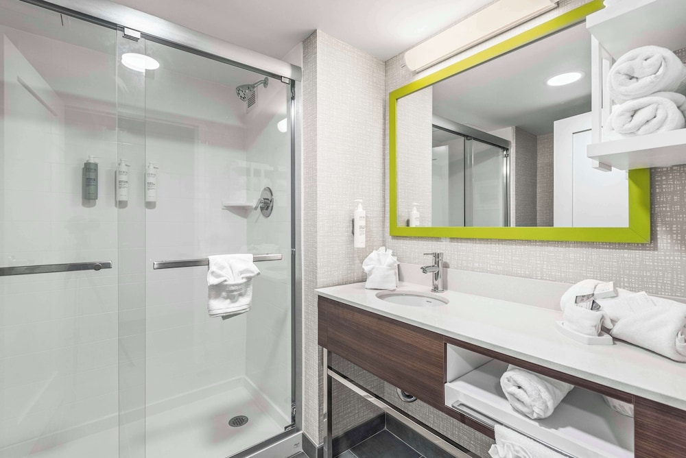 Hampton Inn Columbus North - photo 41