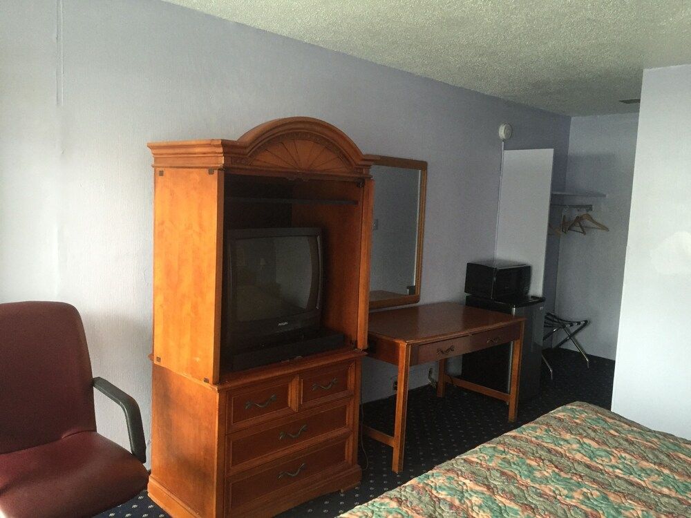 Imperial Motel - carbon neutral hotel in Schenectady