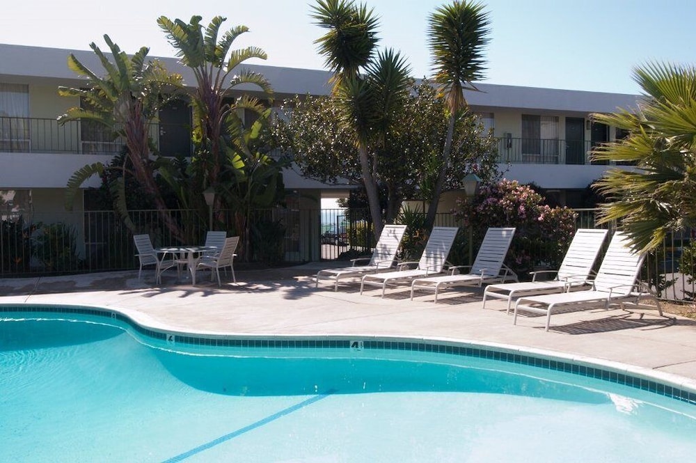 Vagabond Inn Ventura - photo 29