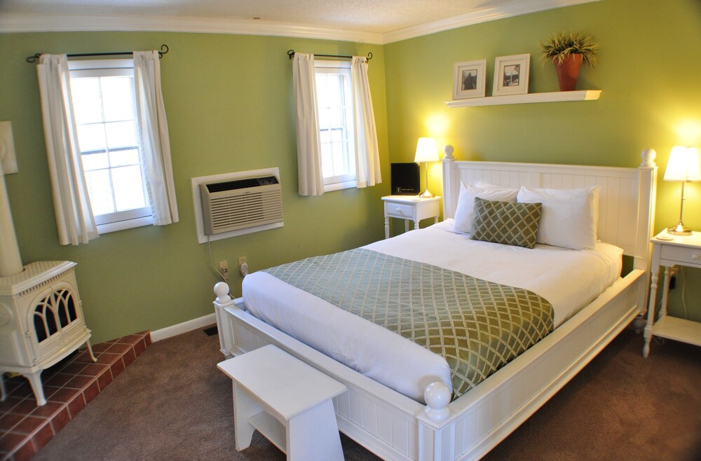 Carmel Cove Inn at Deep Creek Lake - photo 6