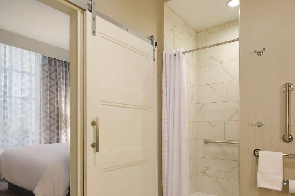 Embassy Suites Louisville Downtown - photo 44