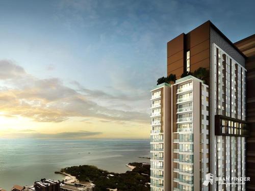 Sea View Spacious Condo Near Walking Street — 4-Star Luxury Hotel in Pattaya, Thailand