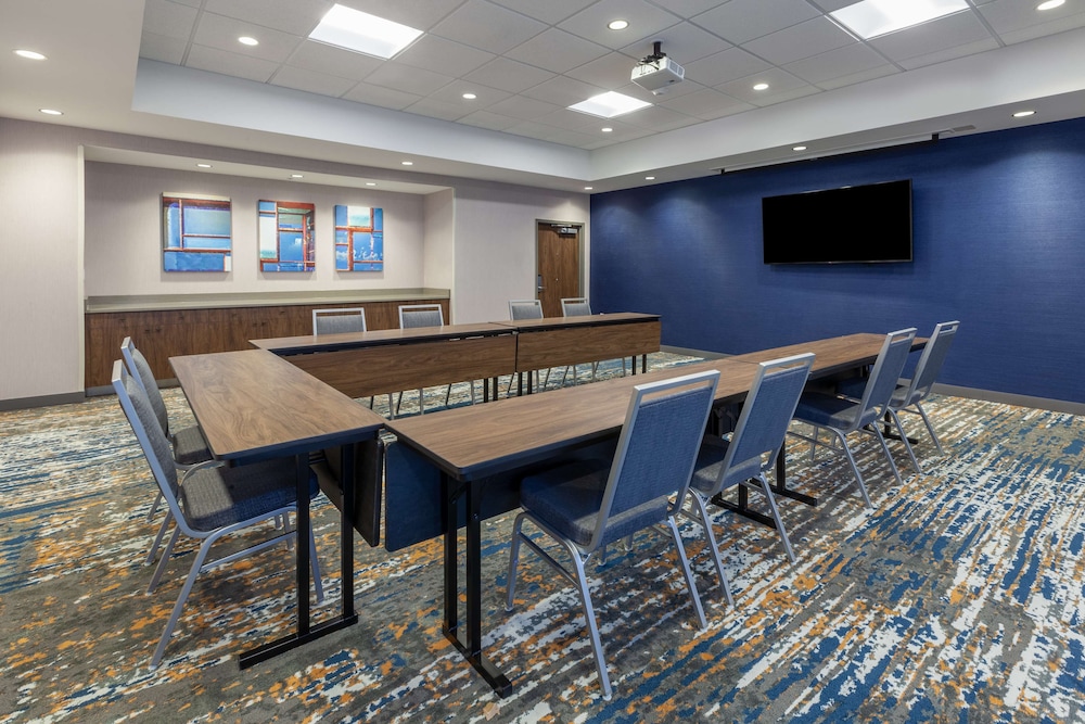 Hampton Inn & Suites Bloomfield Hills Detroit - photo 27