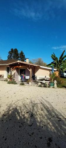 Logement T2 Indépendant meublé RDC - carbon neutral hotel in Unknown City