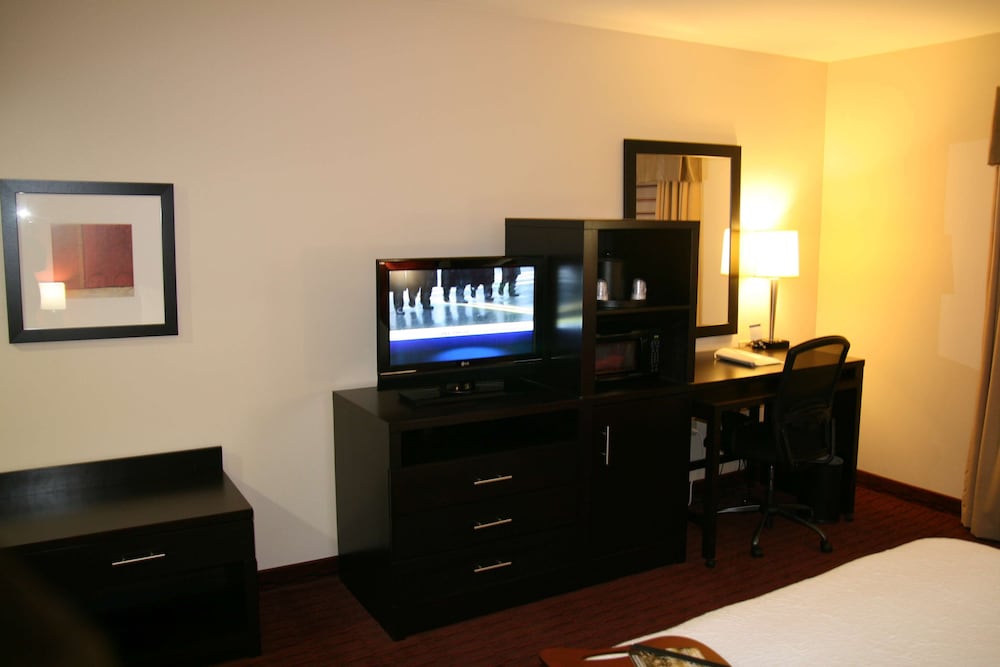 Hampton Inn & Suites Lebanon - photo 26