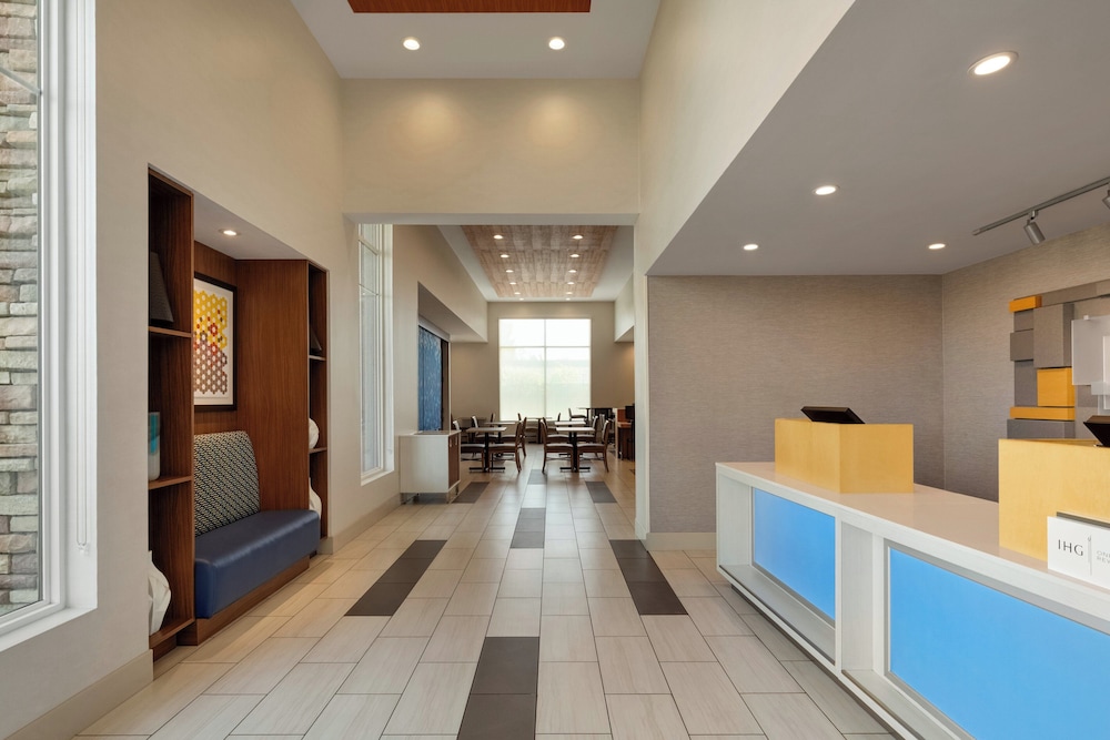 Holiday Inn Express West Sacramento - photo 35