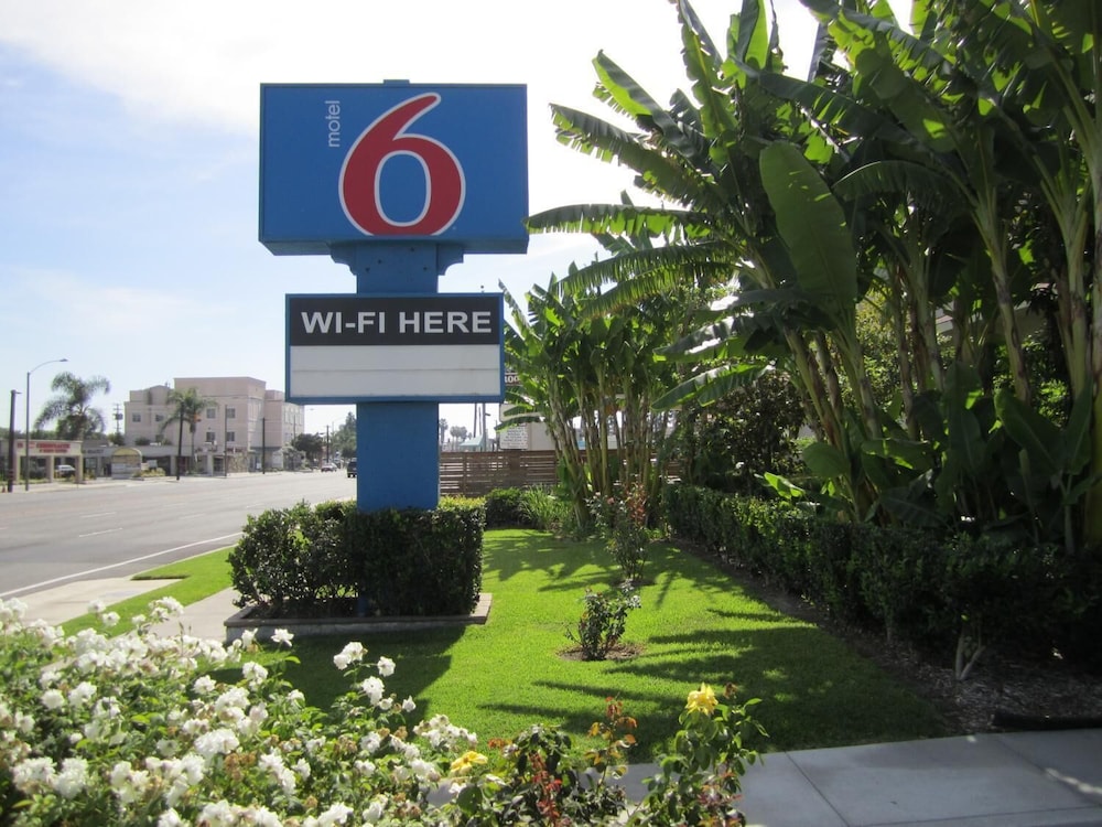 Motel 6 Anaheim CA - photo 28