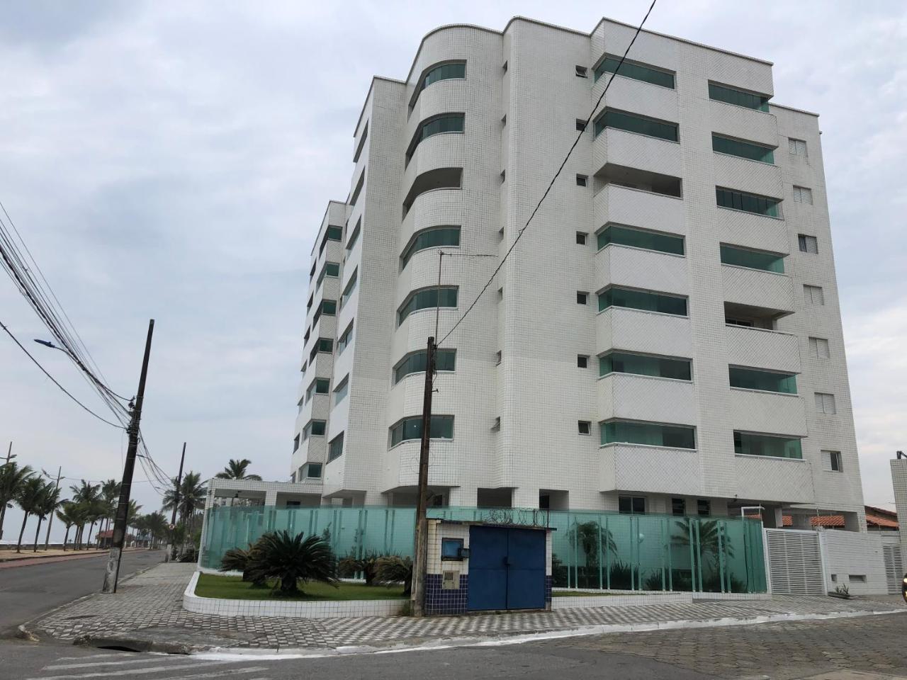Apartamento Beira Mar Mongagua — 4-Star Luxury Hotel in Mongagua, Brasil