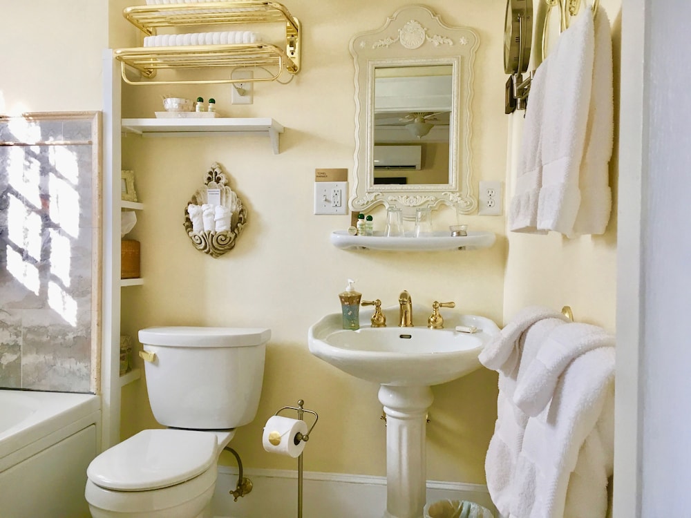 Abbington Green Bed & Breakfast Inn - photo 53