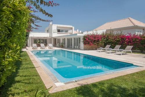 Villa Linda — 4-Star Luxury Hotel in Sesimbra, Portugal