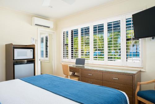 High Noon Beach Resort - photo 18