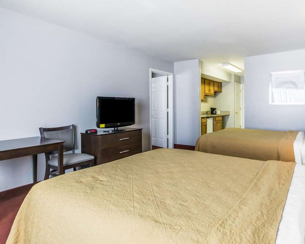 Quality Inn & Suites University Airport - photo 22