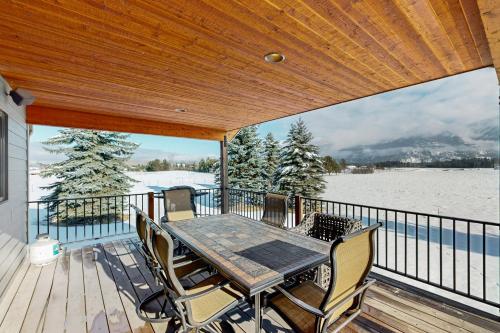 Elk Park Lodge — 4-Star Luxury Hotel in La Salle, United States