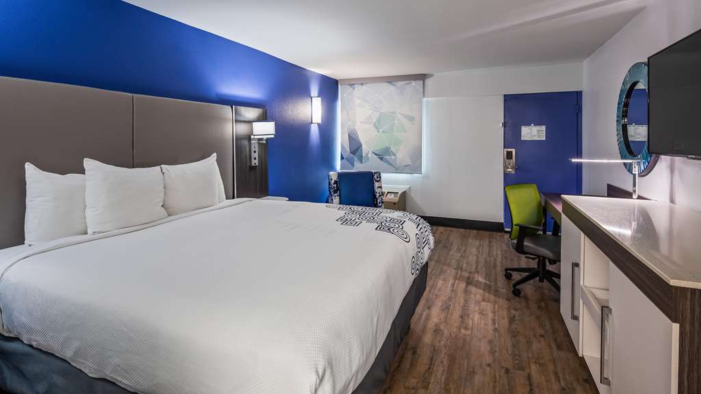 SureStay Plus Hotel by Best Western Sacramento Cal Expo - photo 6