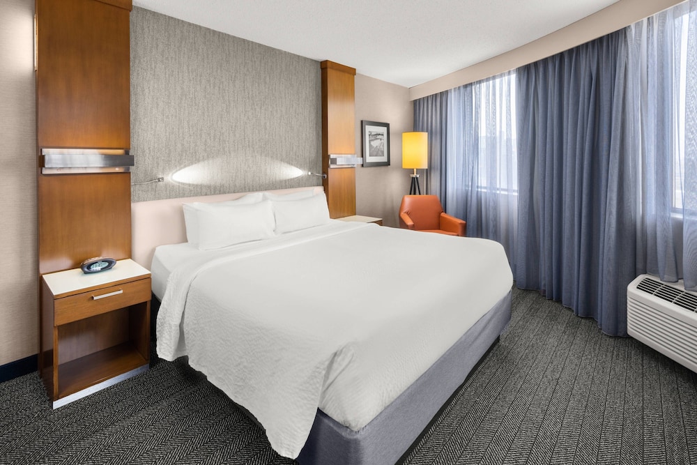 Courtyard by Marriott Minneapolis Downtown - photo 16
