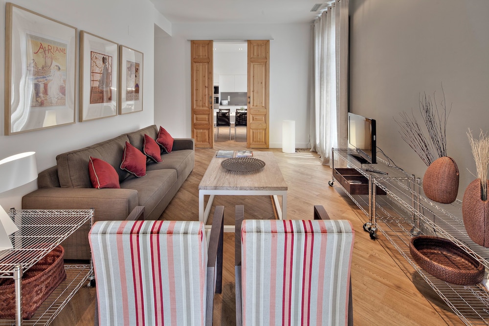 Habitat Apartments Rambla Deluxe — 4-Star Luxury Hotel in Barcelona, Spain