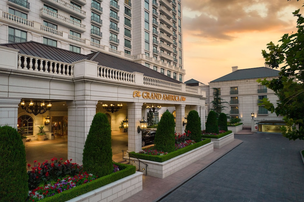 The Grand America Hotel - carbon neutral hotel