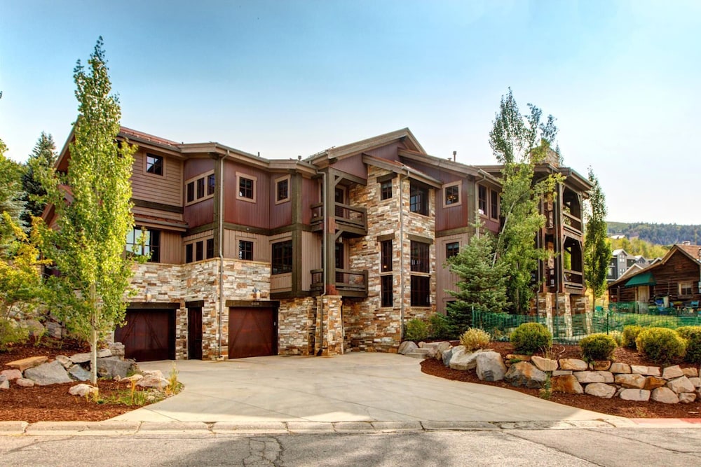 Best Location Steps to Main St Free City Bus to Deer Valley PC Resort Expansive 4 Bedroom Penthouse with Hot Tub BBQ PRH 685 by KBM Resorts - photo 30