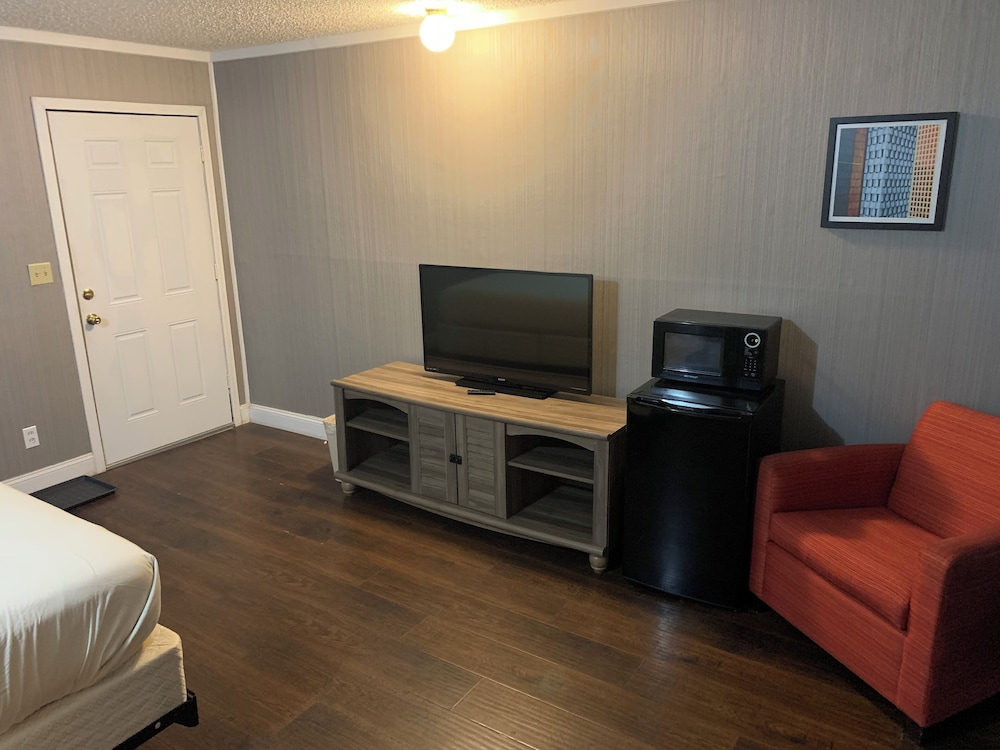 Sawmill Lodges Motel - photo 11