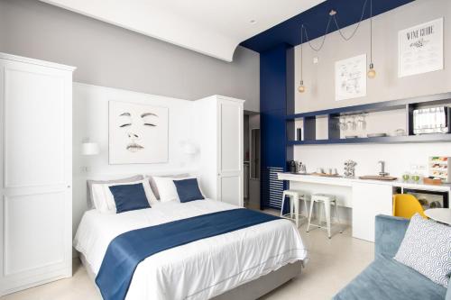 My Lodge Italy Centro Storico — 4-Star Luxury Hotel in Naples, Italy