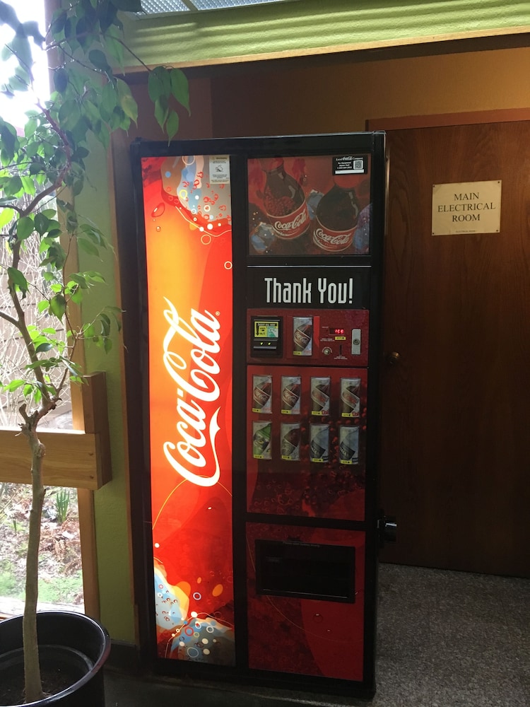 Ramada Portland Airport - photo 29