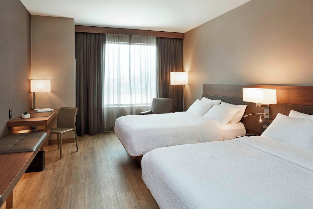 AC Hotel by Marriott Cincinnati at The Banks - photo 22