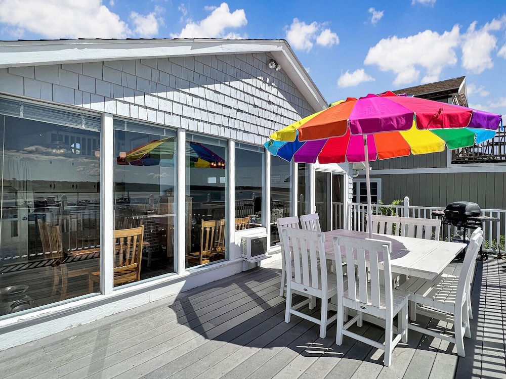 Twin Sails Brought to you by GetAway Vacations — 4-Star Luxury Hotel in Wells, United States