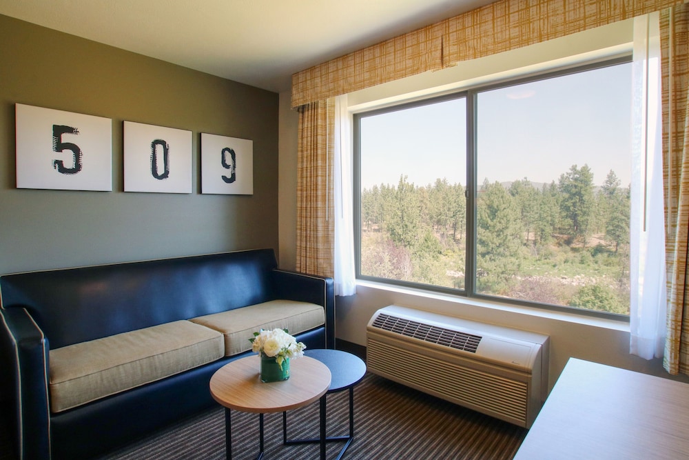 Oxford Suites Spokane Valley - photo 20