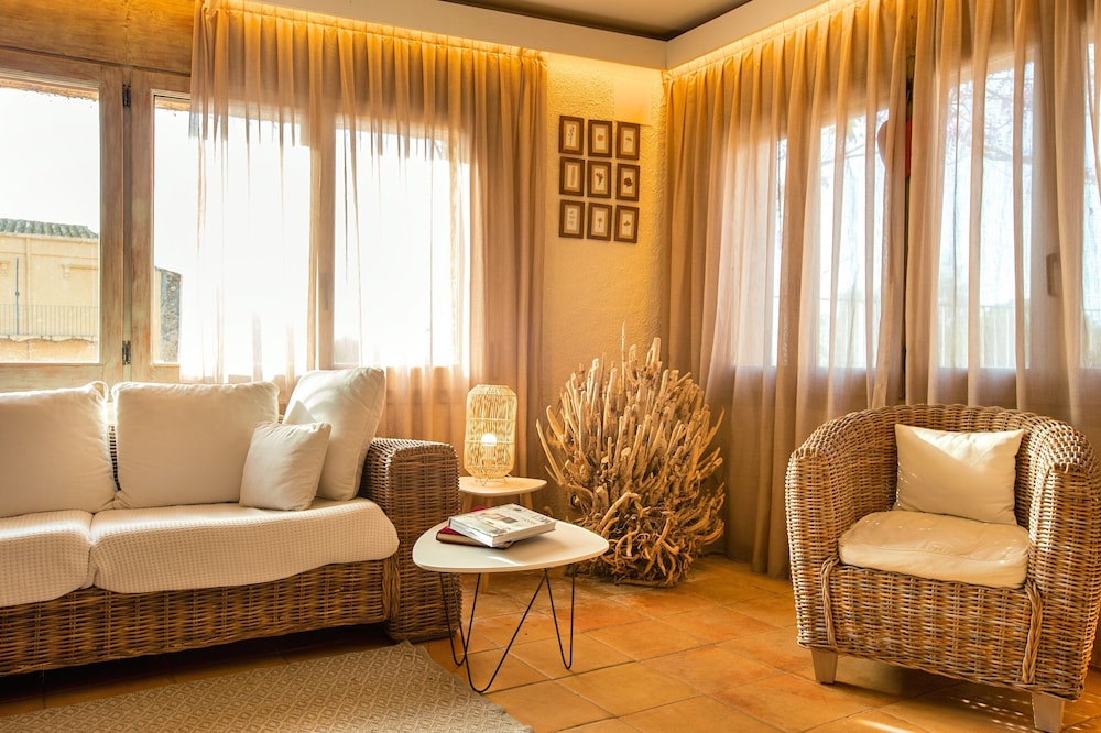 Hotel Boutique Niu Del Sol - carbon neutral hotel in Roses