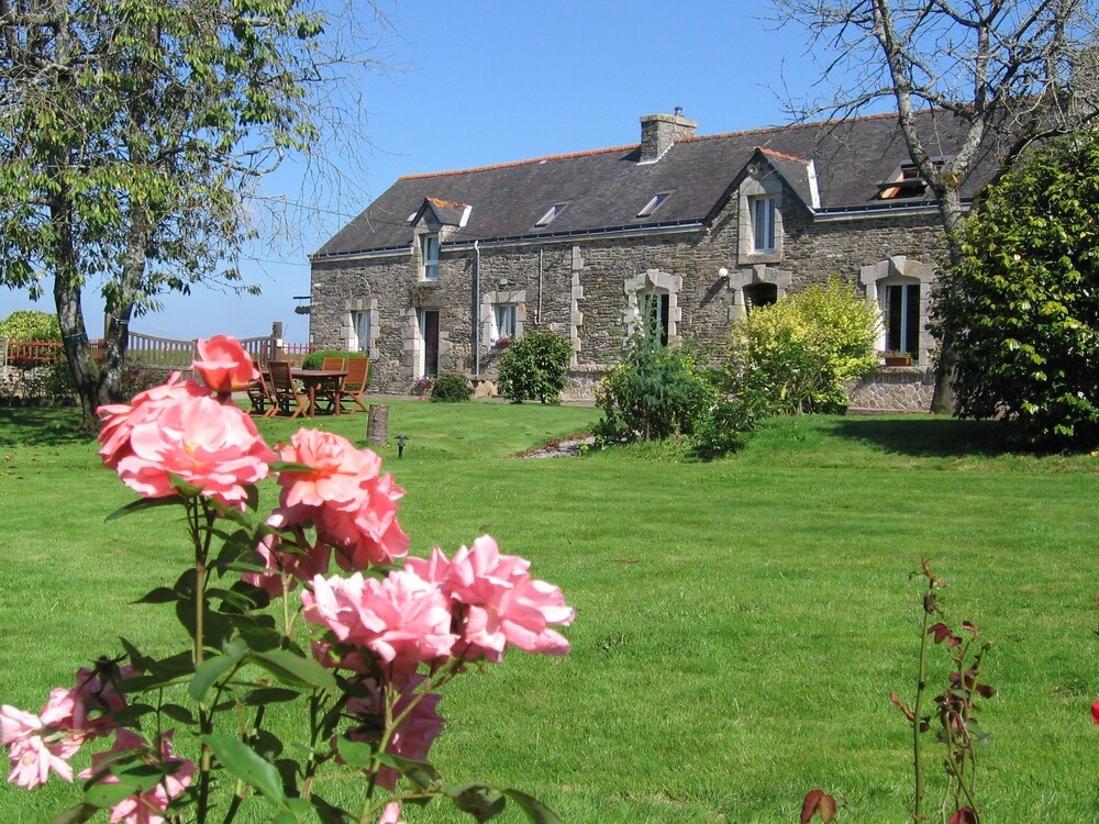 Au Domaine des Camelias — hotel in Plumeliau