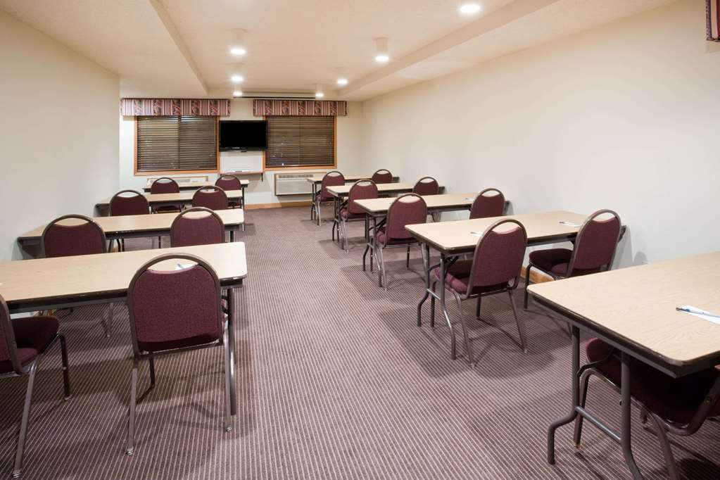 AmericInn by Wyndham Coon Rapids - photo 33