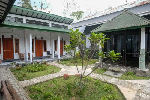 RedDoorz Syariah @ Jalan Dieng Wonosobo 2 in Wonosobo, Indonesia