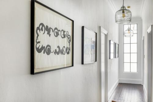 Secure & Central: Villa with Views of Table Mountain