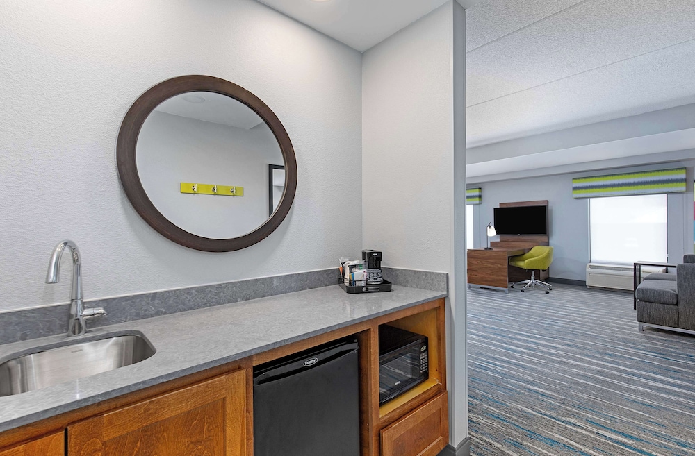 Hampton Inn Pikeville - photo 6