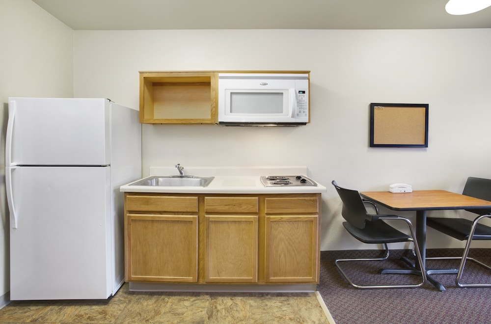 WoodSpring Suites Cincinnati Fairfield - photo 13