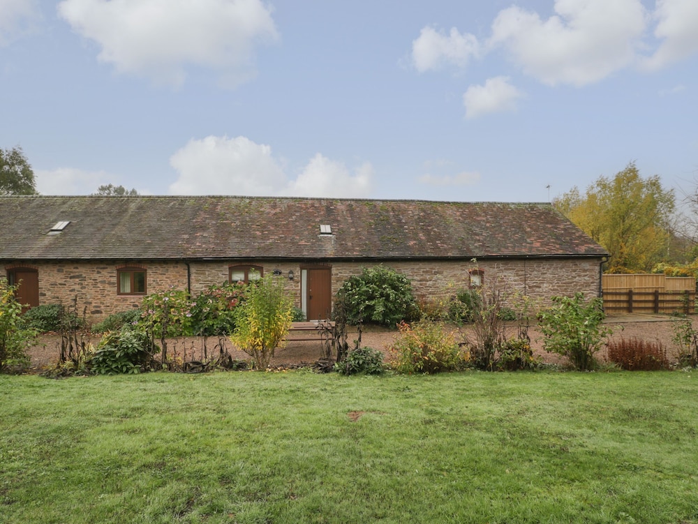 Clover Patch Cottage — 4-Star Luxury Hotel in Worcester, United Kingdom