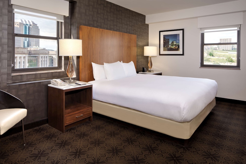 DoubleTree by Hilton Hotel & Suites Pittsburgh Downtown - photo 15