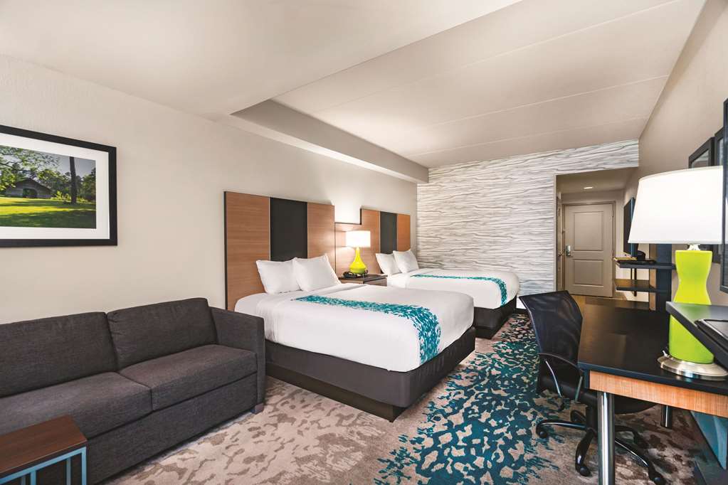 La Quinta Inn & Suites by Wyndham Cleveland TN - photo 15