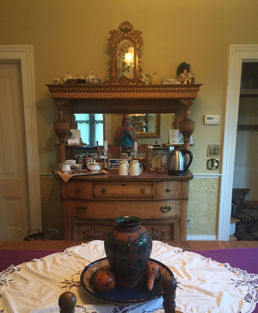 Weaverville Whitmore Inn - photo 43