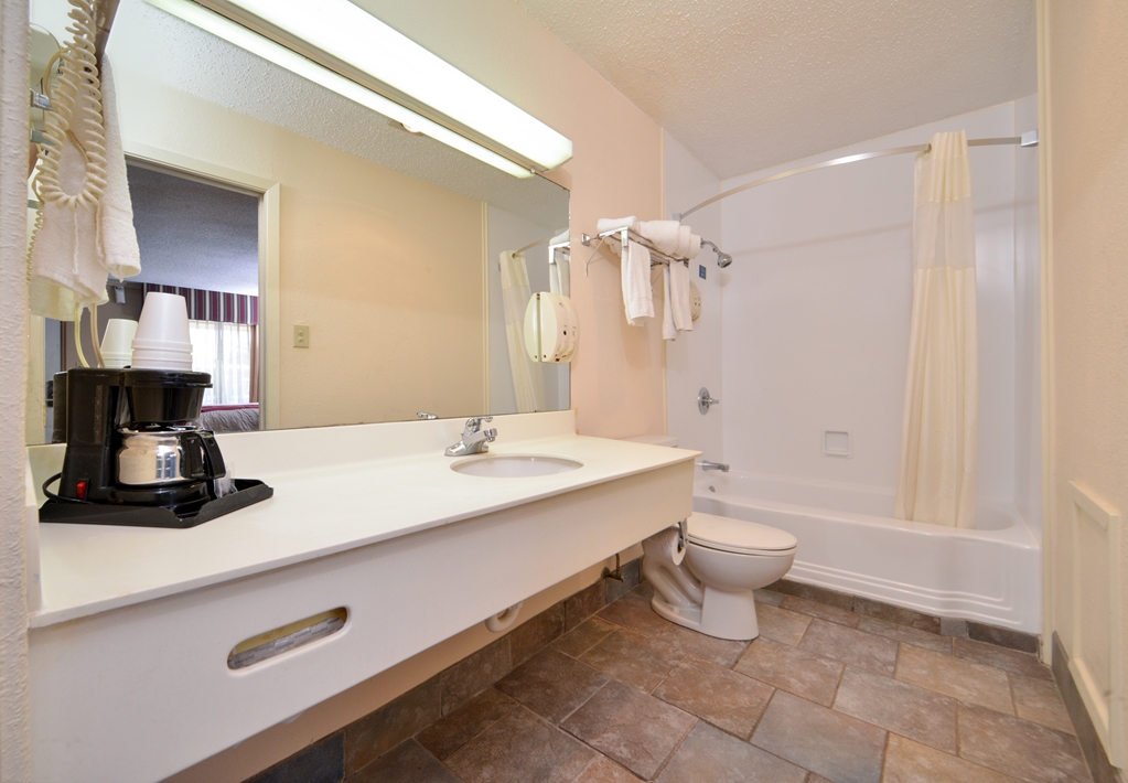 Americas Best Value Inn Lubbock East - photo 17