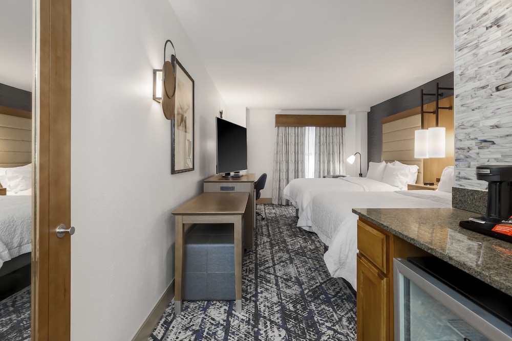 Hampton Inn & Suites Austin Downtown - photo 26