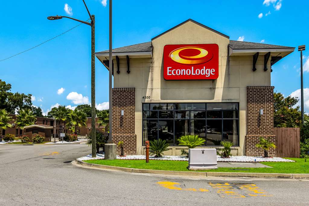 Econo Lodge Garden City Savannah in Garden City, United States