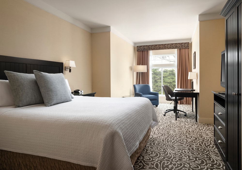 West Inn & Suites - photo 10