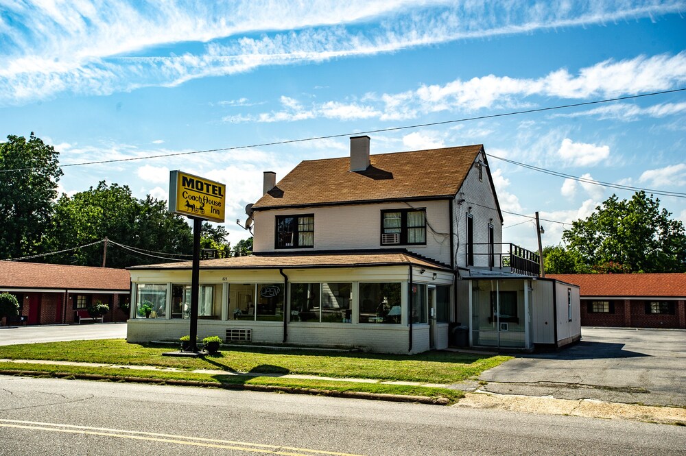 Coach House Inn - photo 48
