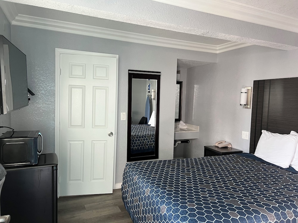 Sea Garden Inn - photo 15