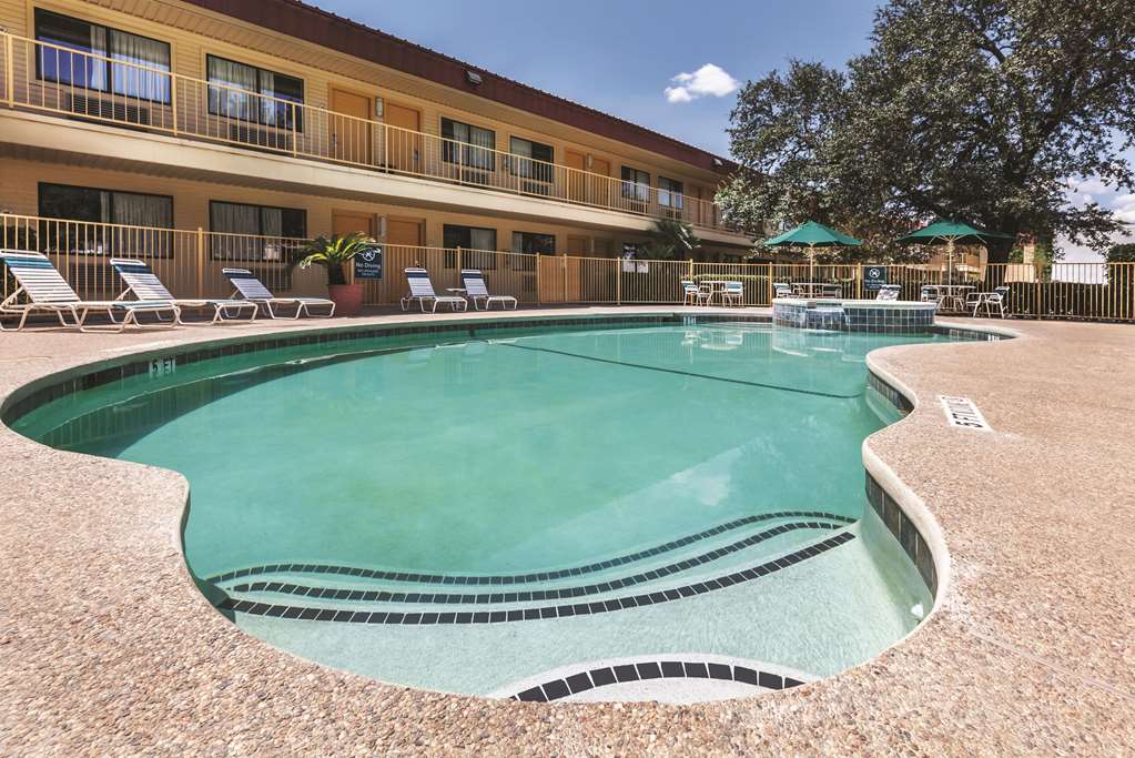 La Quinta Inn by Wyndham San Marcos - photo 13