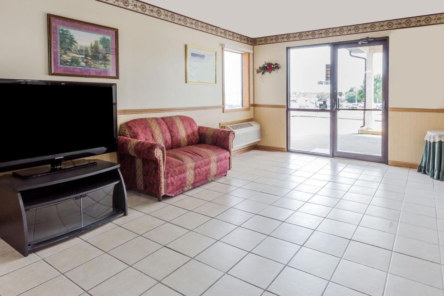 Super 8 by Wyndham Morris - photo 17