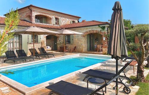 Villa Montona — 5-Star Luxury Hotel in Visignano, Croatia
